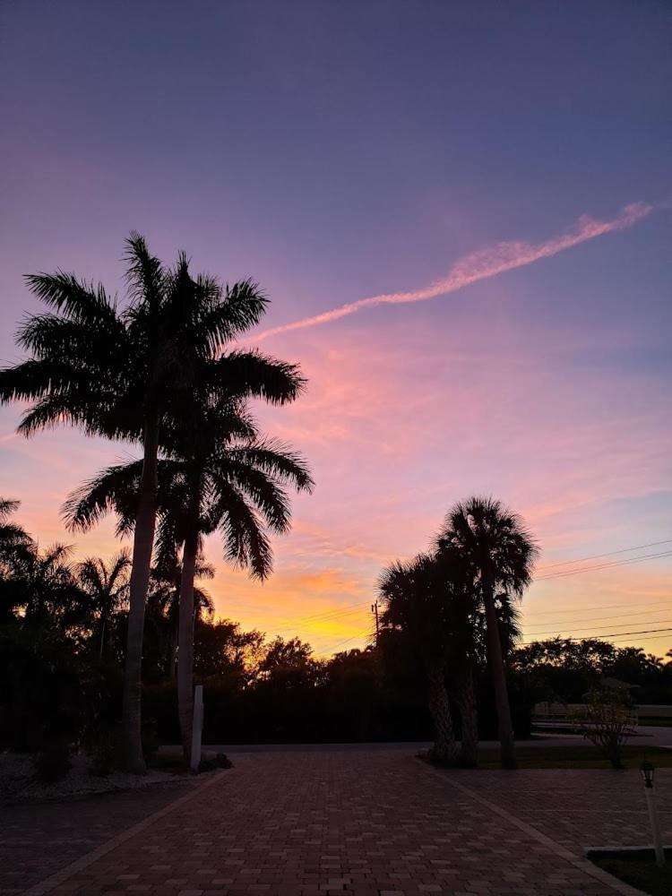 2 Bed Cottage With Pool, Close To Beach! Bbq Grills & Patio Fort Myers Esterno foto